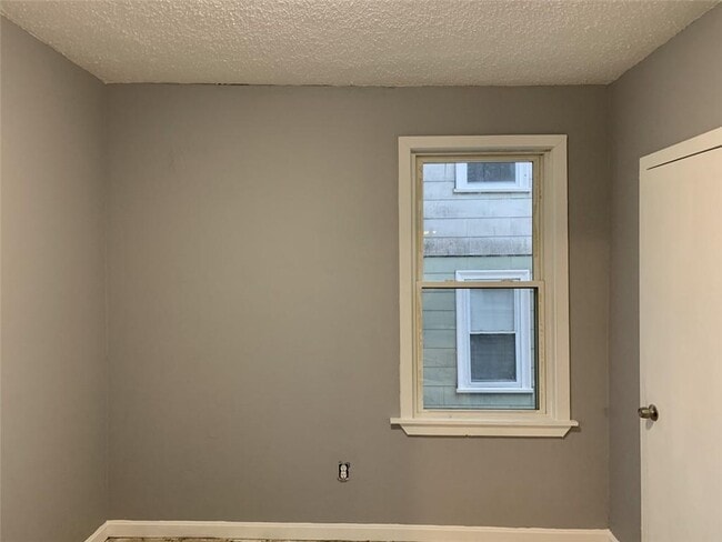 Building Photo - 25 Laundry St