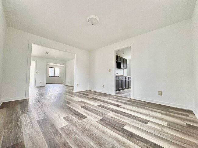 Foto del edificio - 2117 Bertrand St