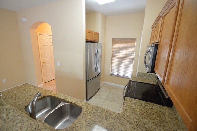 Foto del edificio - CASSELBERRY: Townhome in Devon Place