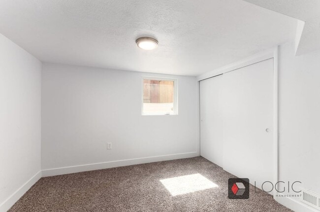 Building Photo - 195 N 100 W