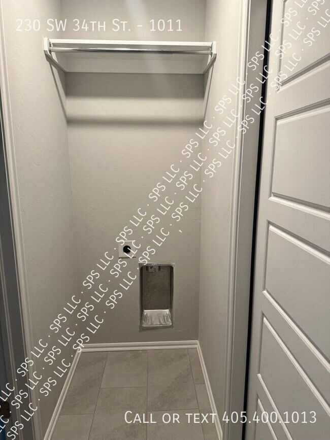 Foto del edificio - 230 SW 34th St