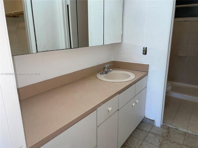 Foto del edificio - 3181 SW 13th St
