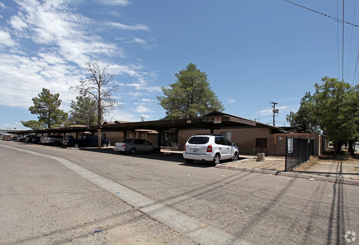 Foto principal - Stapley Terrace Apartments