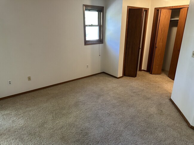 Foto del edificio - 2960 Shadow Creek Dr