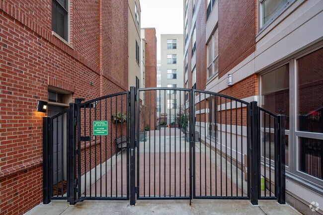 Vista exterior - 113 N Bread St