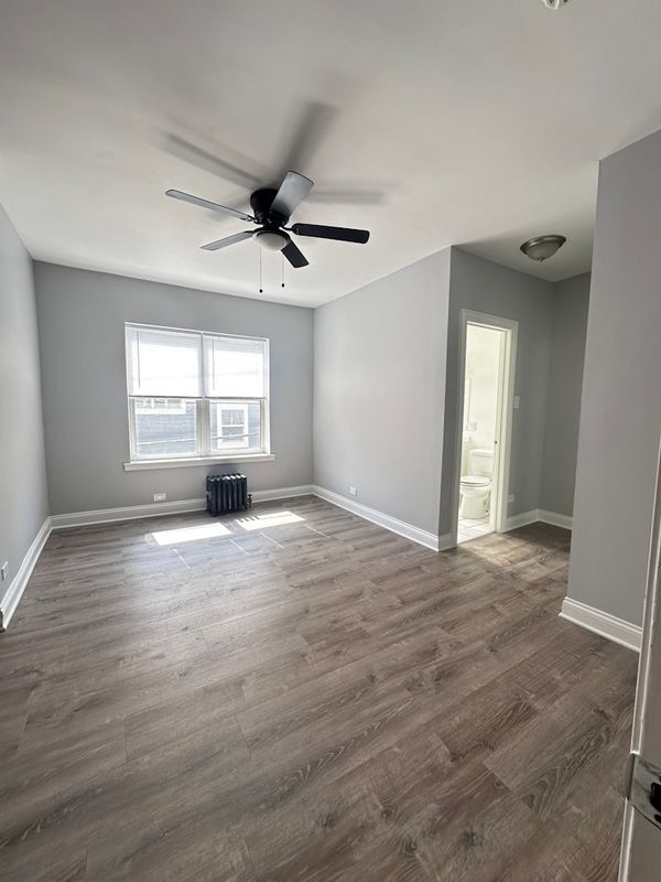 Foto del edificio - 4756 N Maplewood Ave