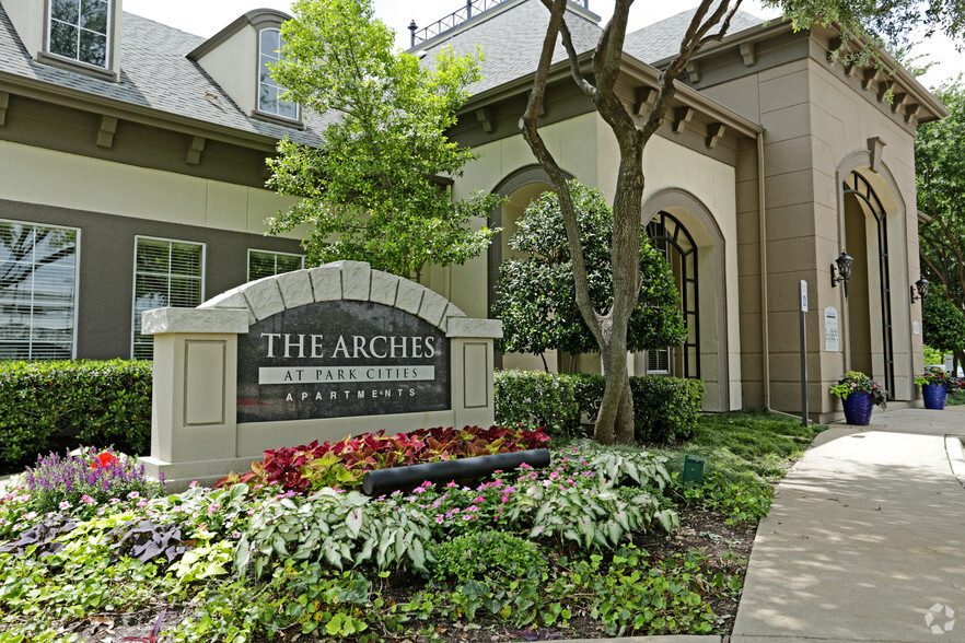 The Arches At Park Cities