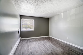 012.jpg - The Views of Mt Airy