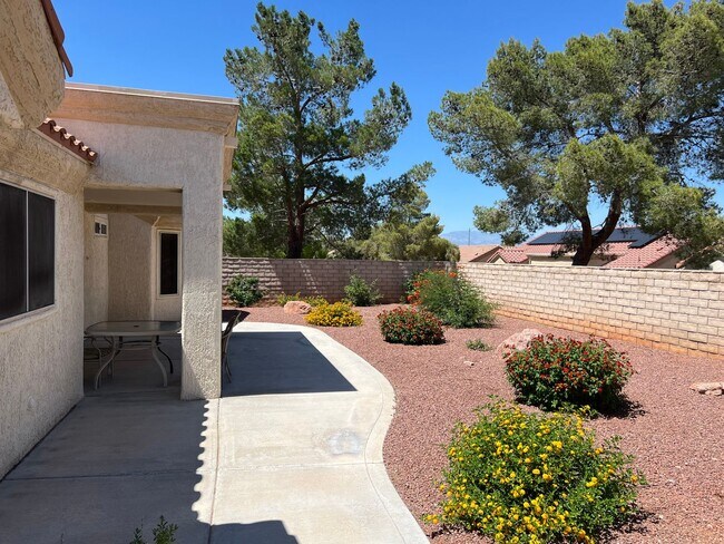 Building Photo - Sun City Summerlin home avaialable for und...