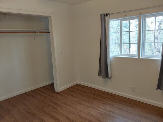 Foto del edificio - Available Now