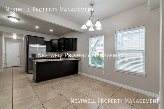 Foto del edificio - 3766 Periwinkle Dr