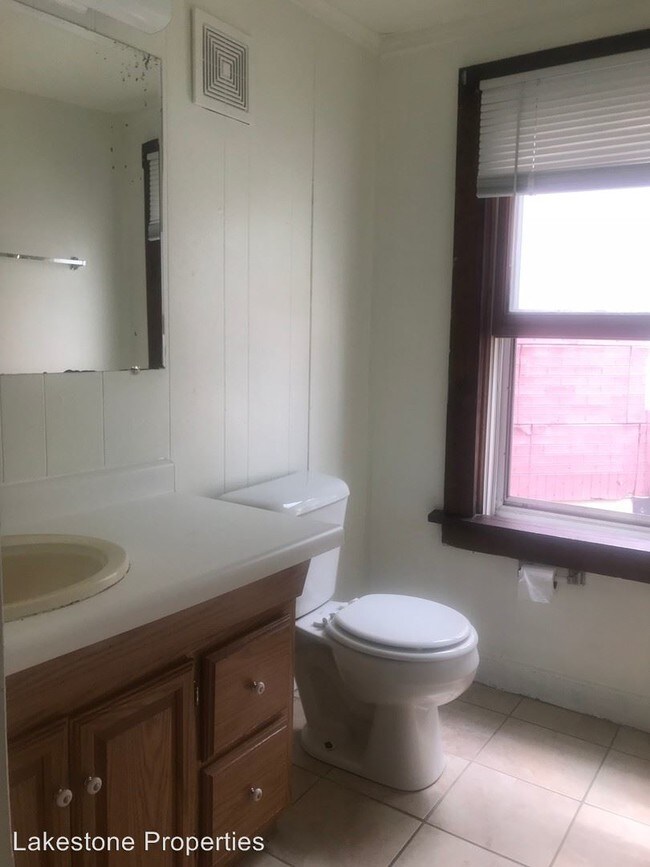 Building Photo - 5 br, 2 bath House - 119 N Bedford St
