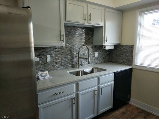 Foto del edificio - 10720 Kilpatrick Ave