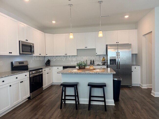 Foto del edificio - 540 Barrington Row Ave