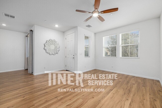 Building Photo - Spacious Cobblestone Park Home