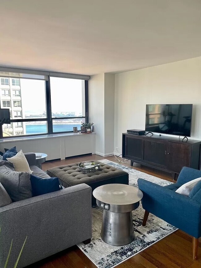 Foto del edificio - 222 E Pearson St