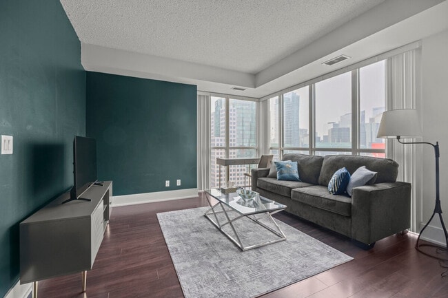 Building Photo - 241 Wellington St W