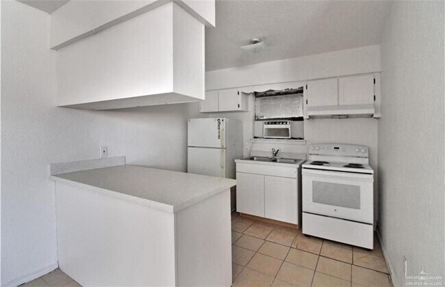 Building Photo - 3813 N 8th Ct