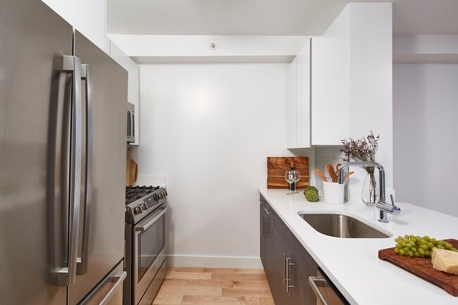 Interior Photo - 4705 Center Boulevard