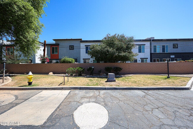 Building Photo - 3221 N 37th St