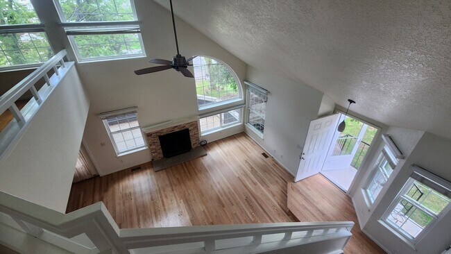 Building Photo - 5056 S Nelson St