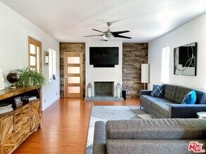 Building Photo - 6840 Orion Ave