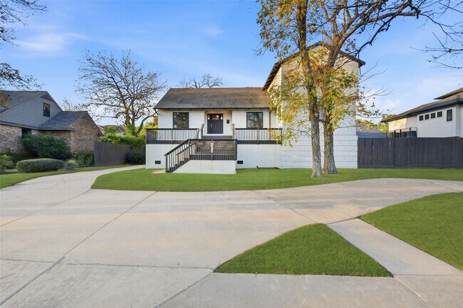 Foto del edificio - 4718 N Braeswood Blvd