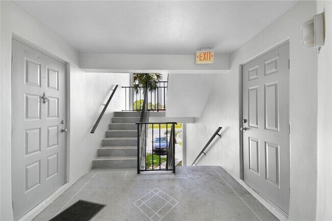 Foto del edificio - 1008 Green Pine Blvd