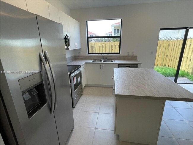 Photo - 969 NE 211th St Townhome