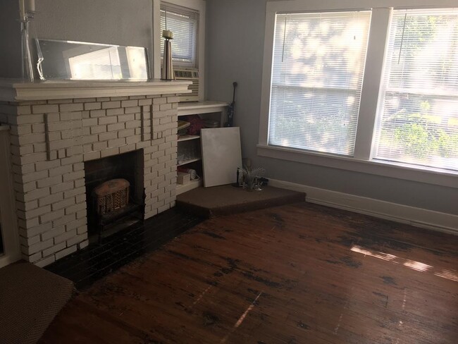 Building Photo - 111 N Winnetka Ave