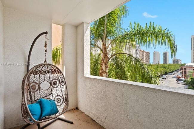 Foto del edificio - 17150 N Bay Rd