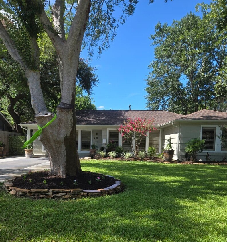 Foto principal - 5010 Mayfair St