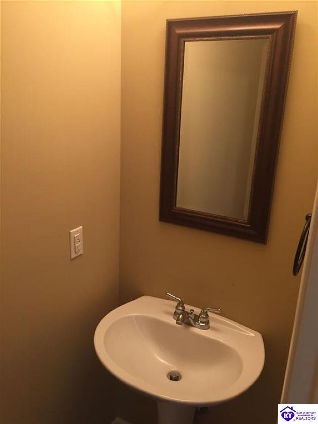 Foto del edificio - 156 Vineland Pl Dr