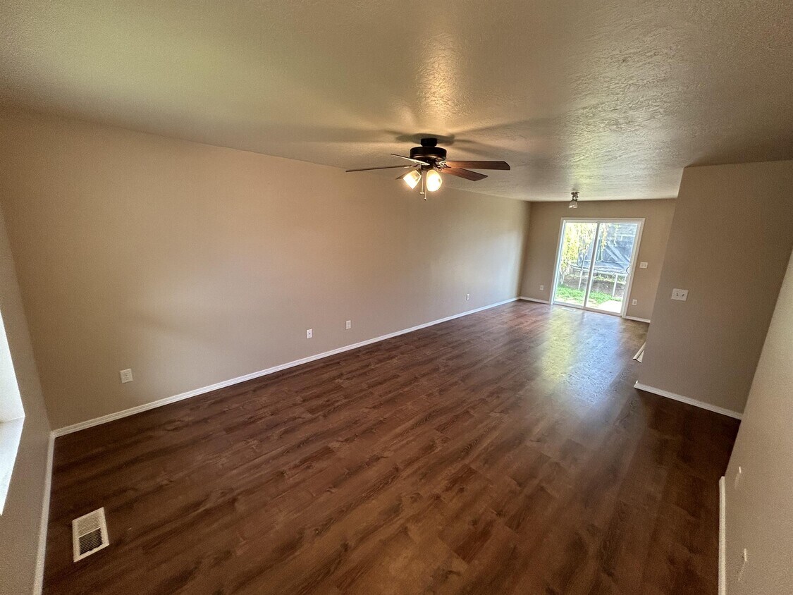 Building Photo - 9612 W Hearthside Dr