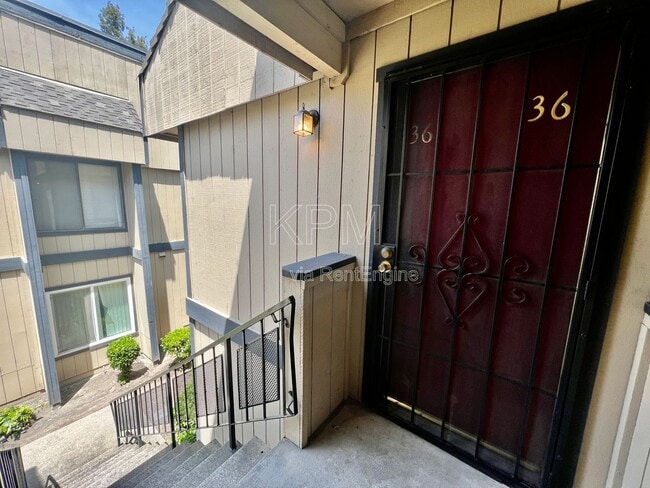 Building Photo - 6724 Plymouth Rd