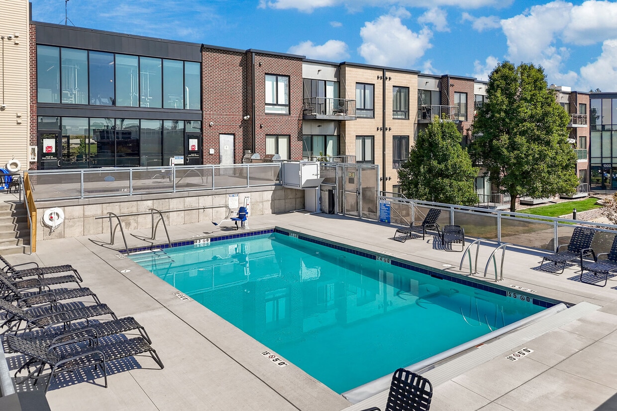 Piscina - Ingersoll Square Lofts