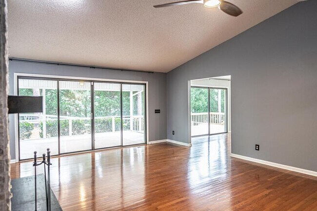 Foto del edificio - 4 Harness Pl