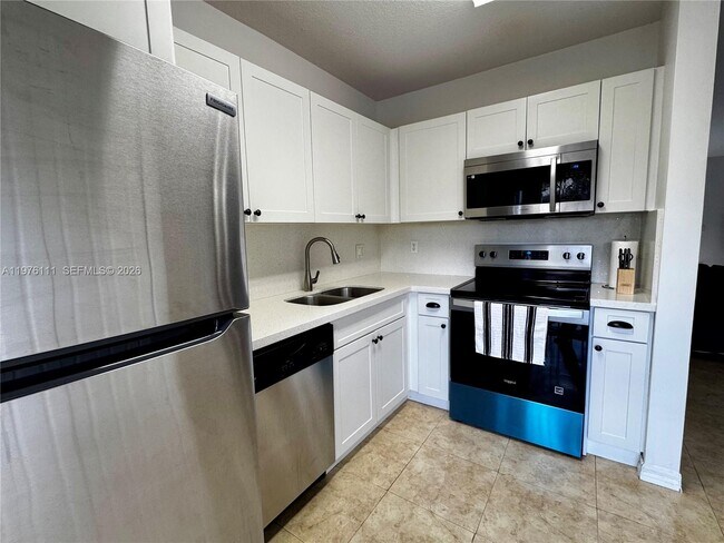 Foto del edificio - 6676 SW 115th Ct