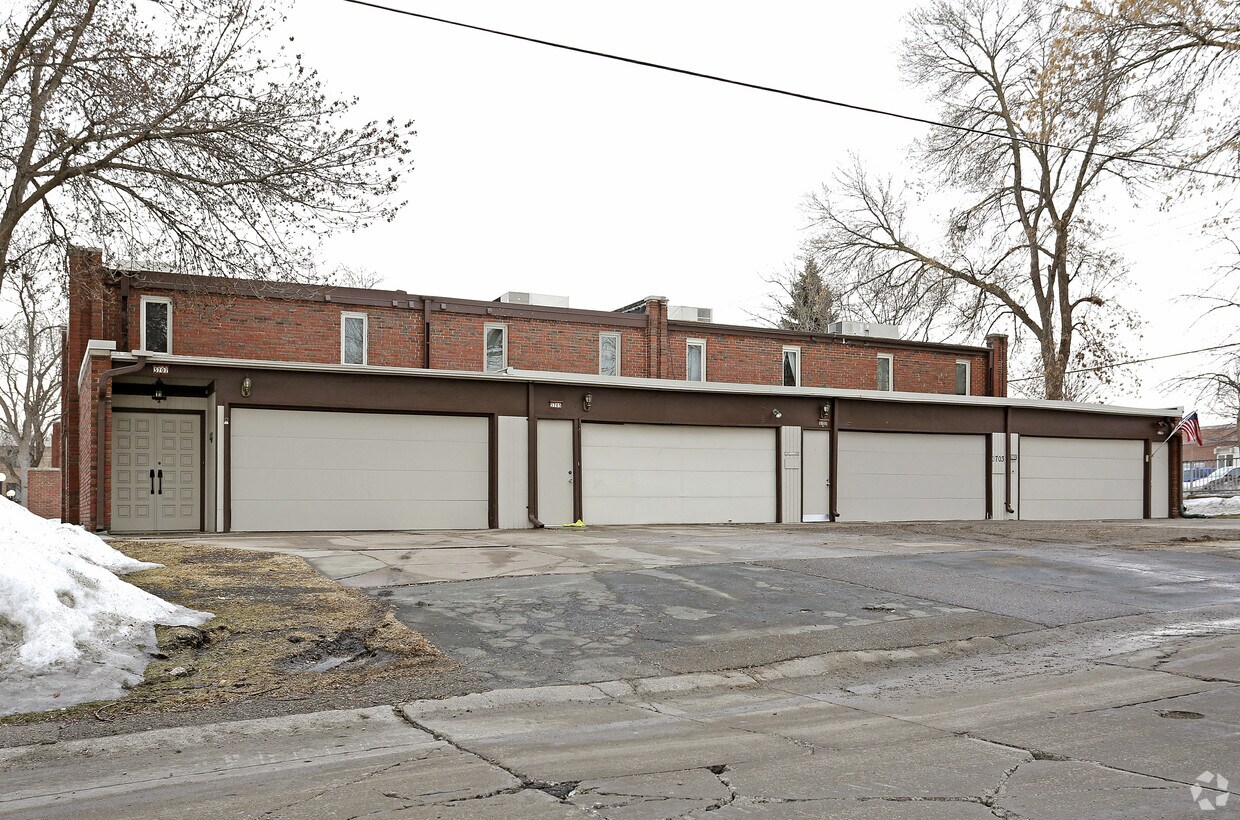 Foto principal - 3701-3707 Foss Rd