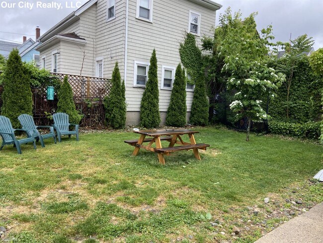 Building Photo - 3 br, 2 bath House - 88 Jaques St