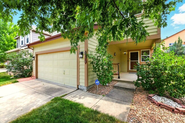 Building Photo - Amazing 3 Bed 4 Bath Highlands Ranch House...