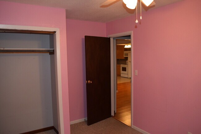 Building Photo - 4320 S Seneca