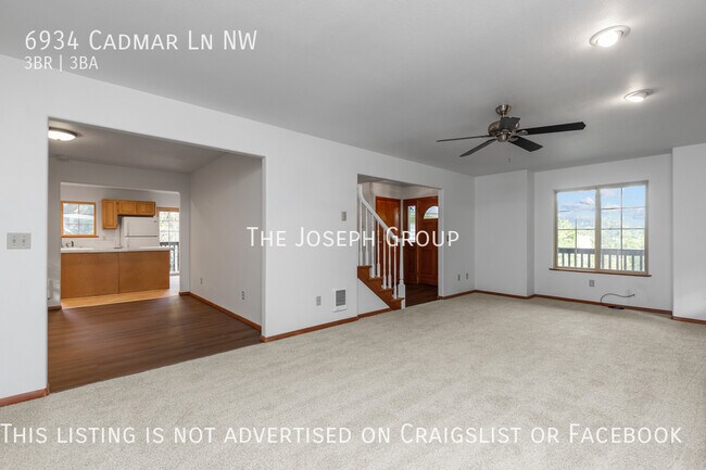 Building Photo - Spacious 3 bed/2.5 bath in Seabeck