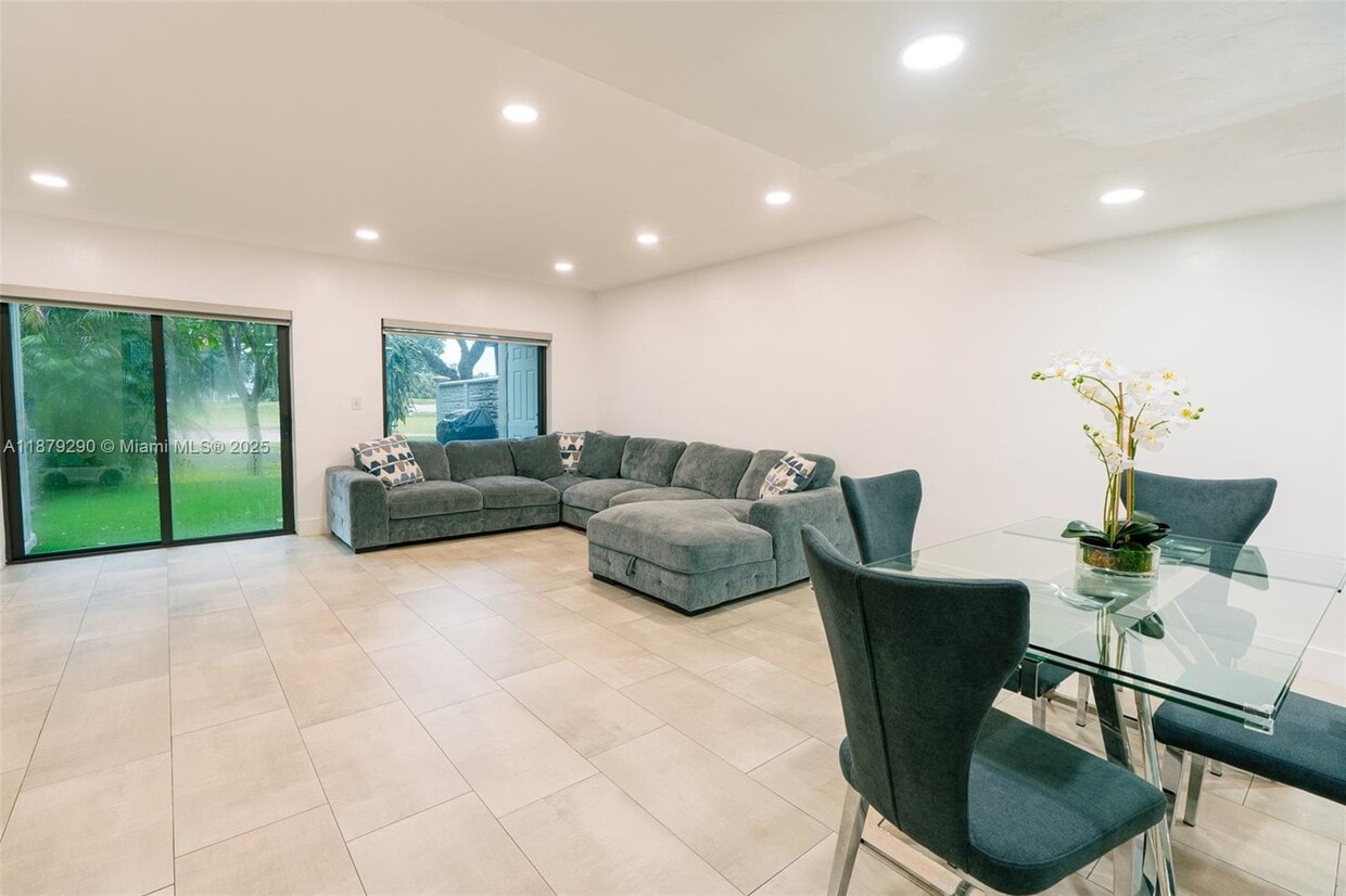 Primary Photo - 19230 Bob-O-Link Dr