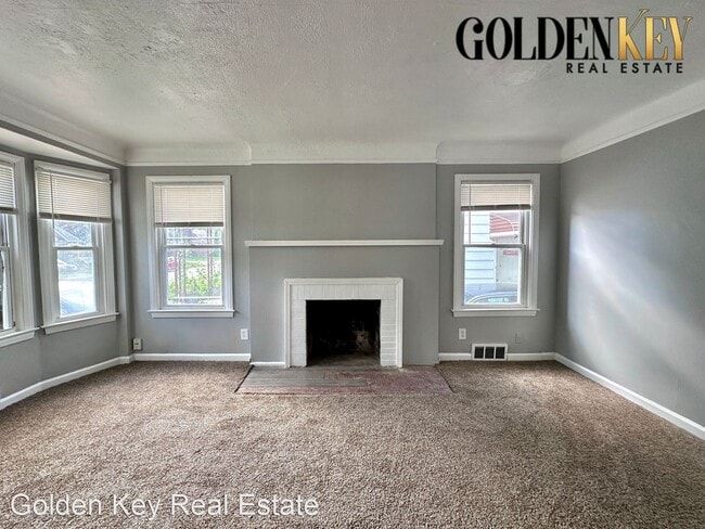 Building Photo - 3 br, 1 bath House - 15431 Saratoga St