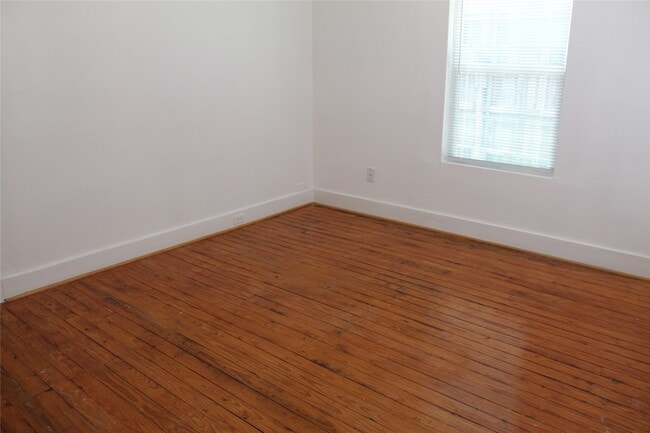 Building Photo - 229 Neyland St