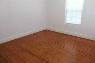 Building Photo - 229 Neyland St