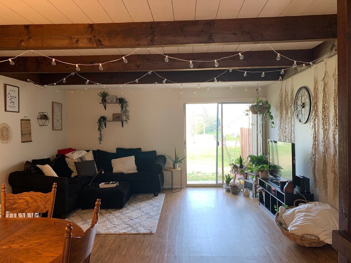 Foto principal - 5217 Cline Rd