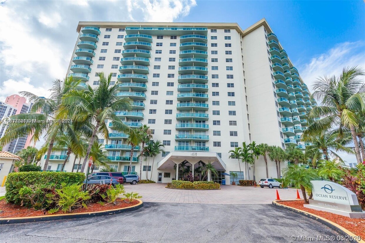 Primary Photo - 19370 Collins Ave
