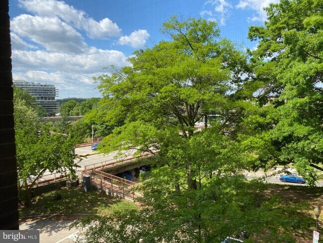 Foto del edificio - 1001 26th St NW